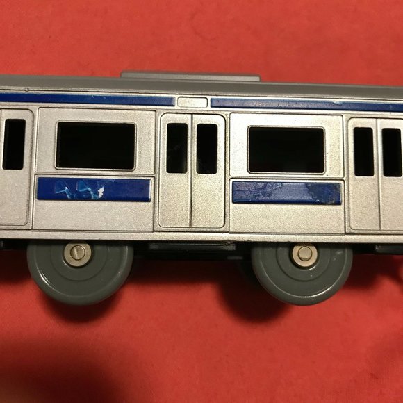 Plarail Commuter Trains - 3 Front Trains and 2 Passenger Trains - Picture 8 of 8